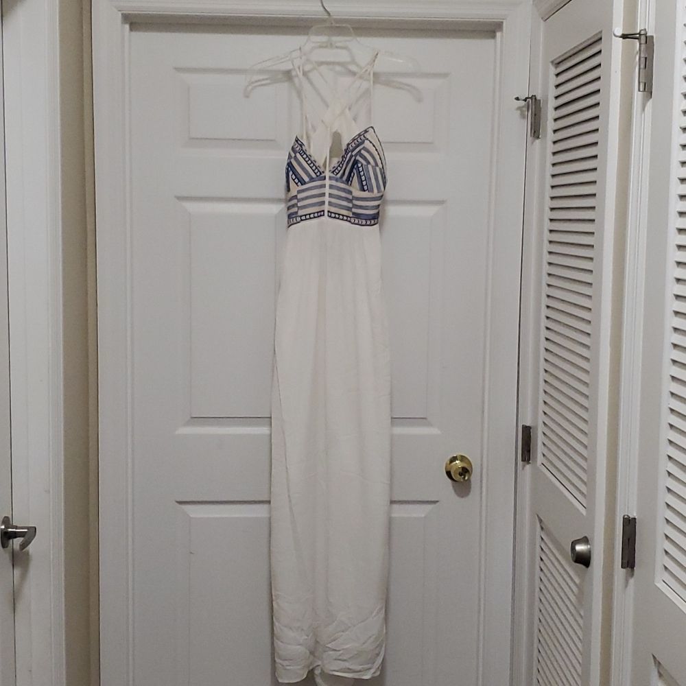 Lulumari white blue embroidered maxi dress M